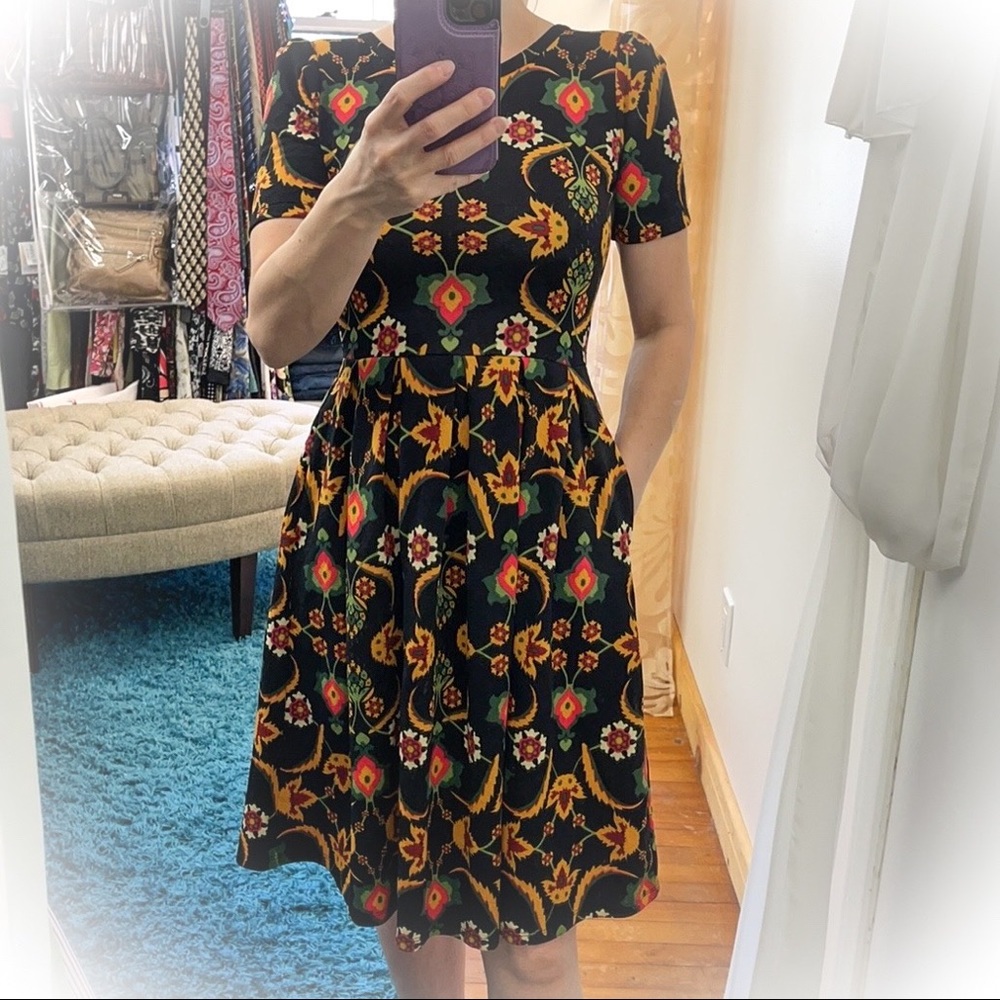 💕Beautiful Floral Lularoe Amelia Dress💕